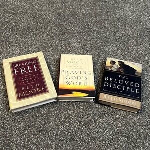 ❗️FINAL❗️Bundle of 3 BETH MOORE Hardcover Books 🔴